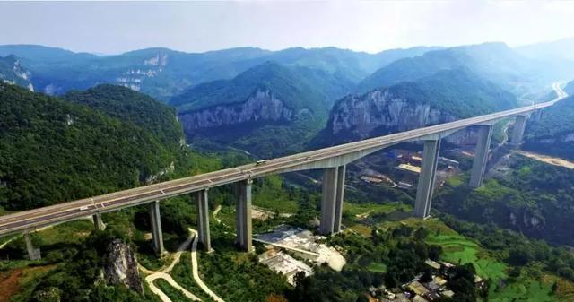 “桥旅融合”点亮贵州山区旅游
