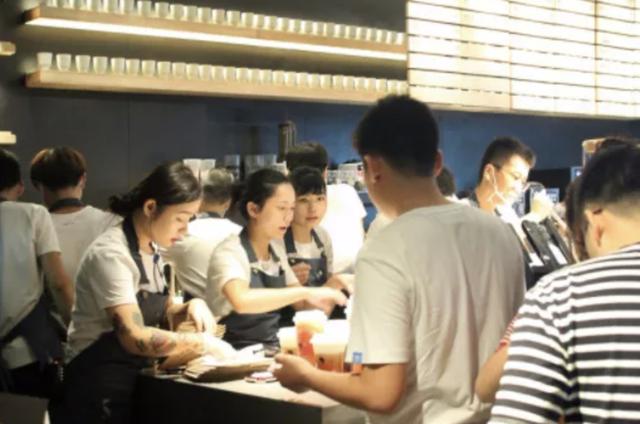 有城市100米范围内超5家 比奶茶店还多 “跑马圈地”的药房还能挣到钱么？