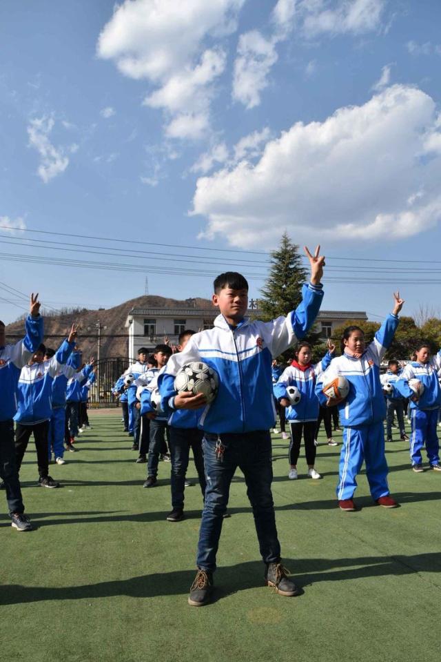 河北安平：趣味课间操 活力满校园