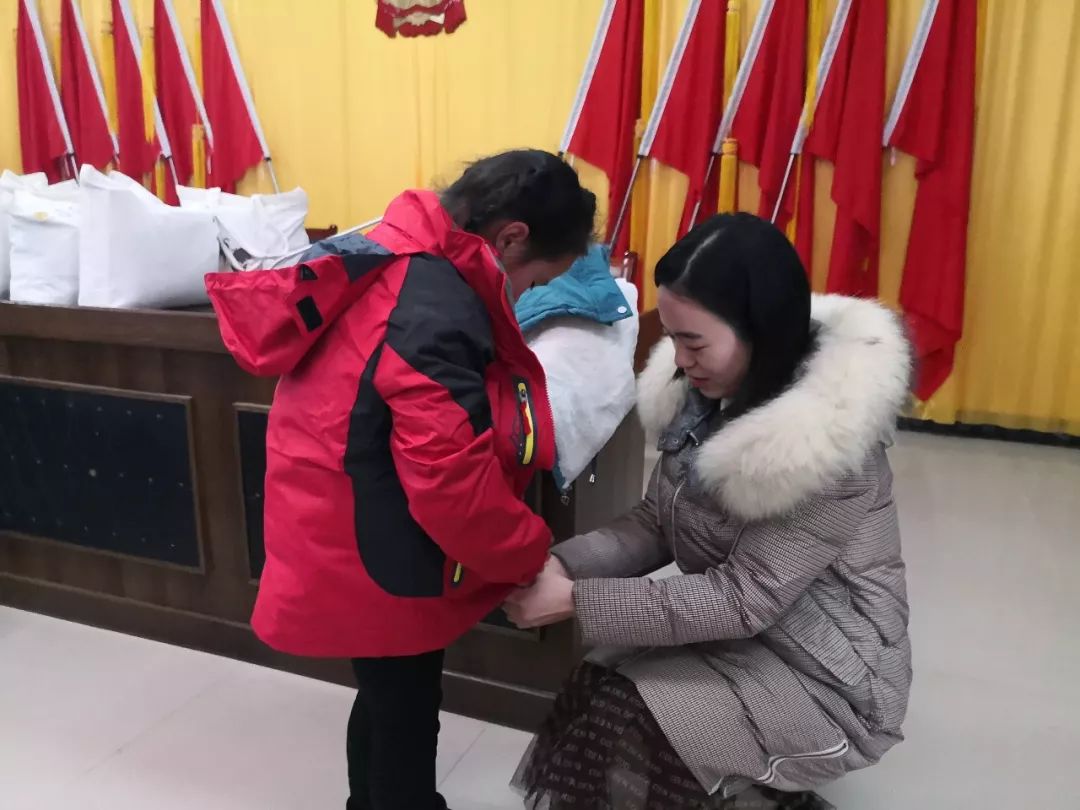 他们用行动传递人间温情 “小”温暖汇聚起“大”能量