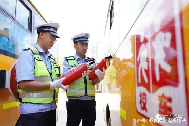 衡水市坚持“校家警”三方联动优化中小学校周边交通环境