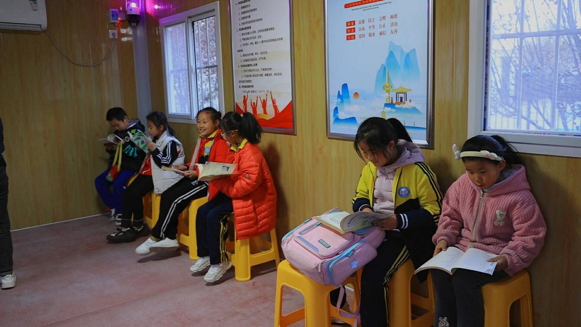 “学生驿站”爱心相伴