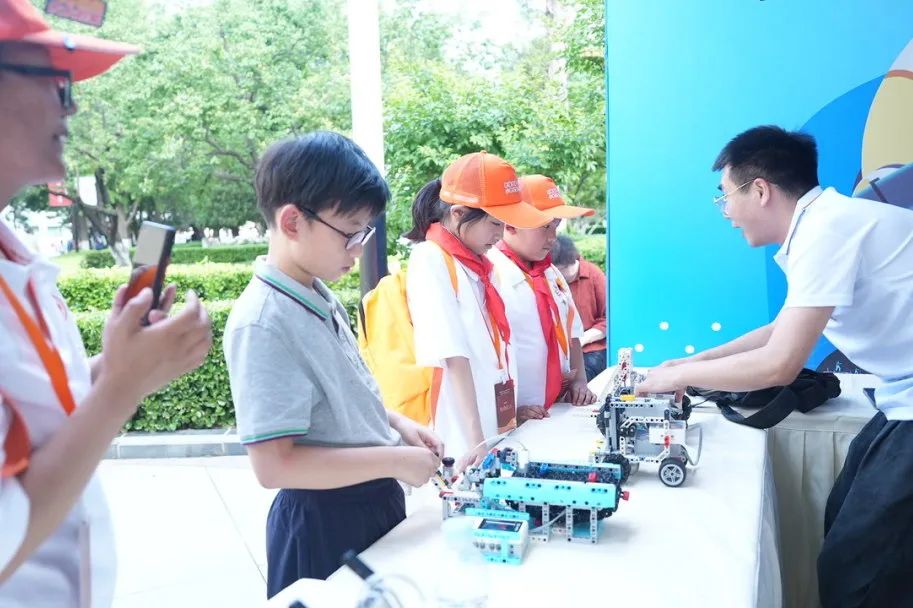 “大国少年筑梦想 我与祖国共成长”