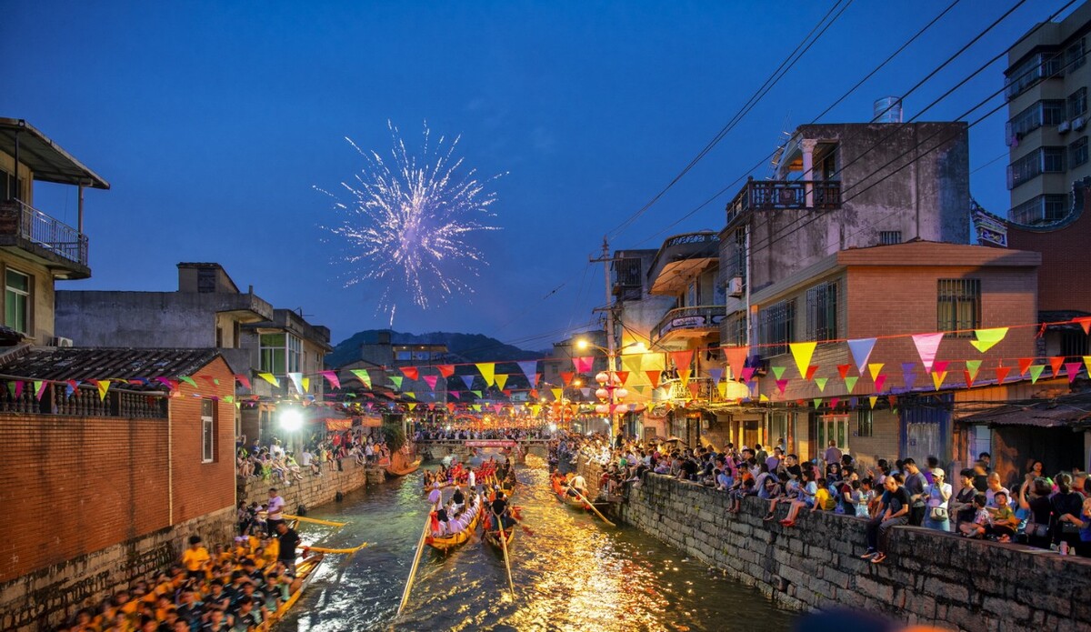 福建三溪村:独特的夜赛龙舟民俗