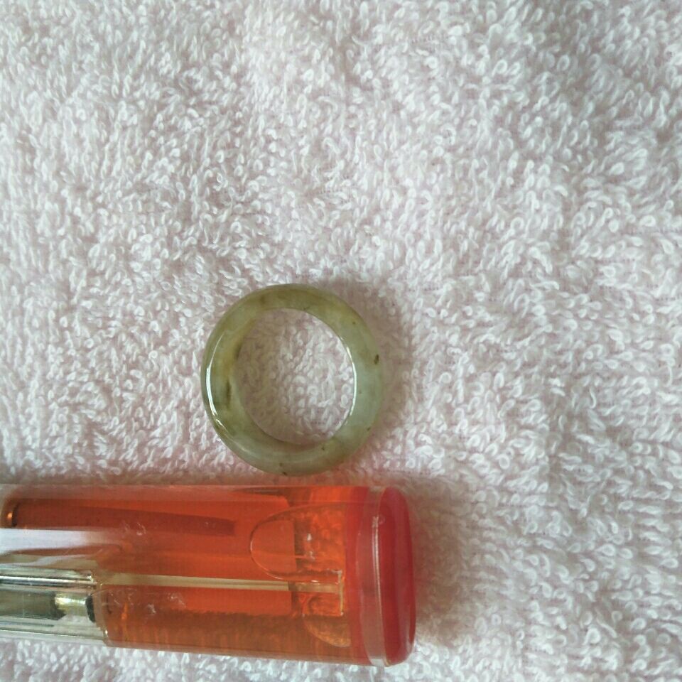 网购的“金”戒指没戴几天就掉色了 网上买到假货维权难现象调查