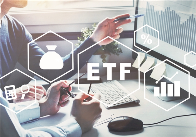 中国资产全线爆发,港股通科技ETF(513860)高开高走涨超2%,东方甄选涨超9%丨ETF观察