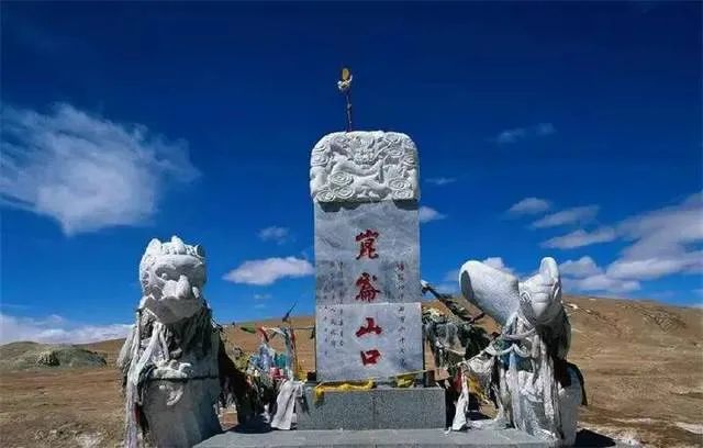 盐湖“变身” 山明水秀