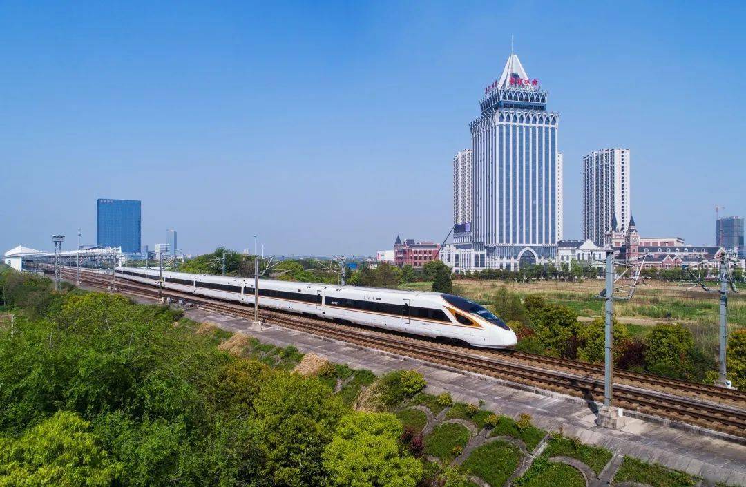 我国高铁迎来多项“新动作”