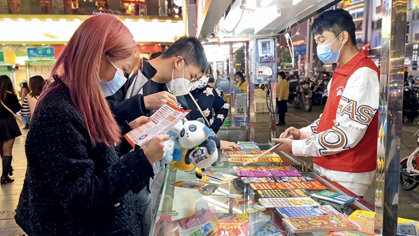 爱买“刮刮乐”的年轻人，“刮”的是什么