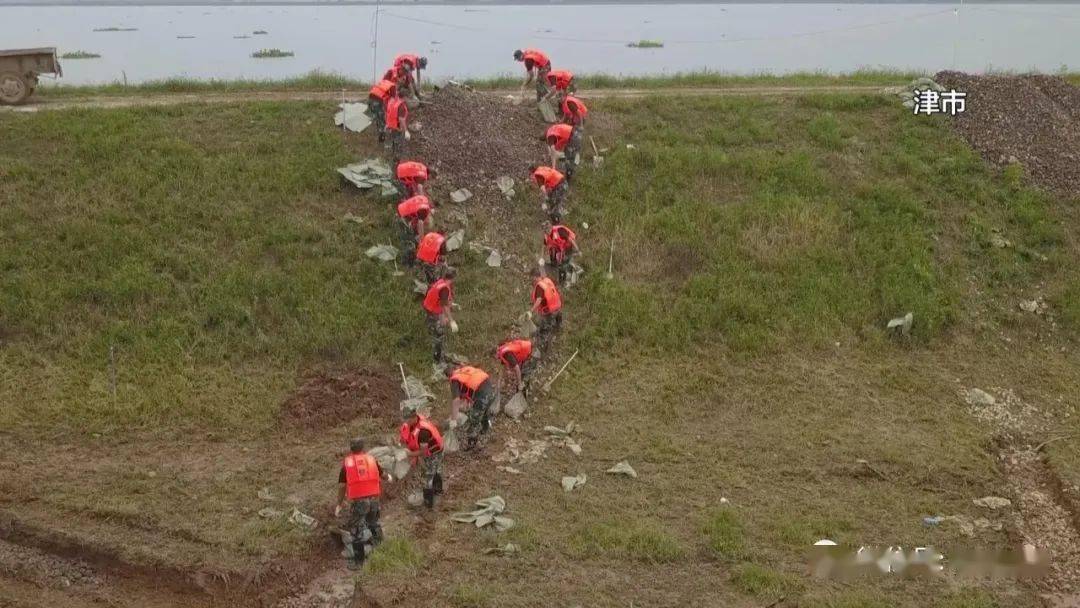 水位逐步下降 全力抢险救灾