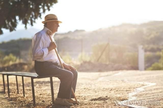 “银发族”为何热衷跨城养老? 来这些地方看一看