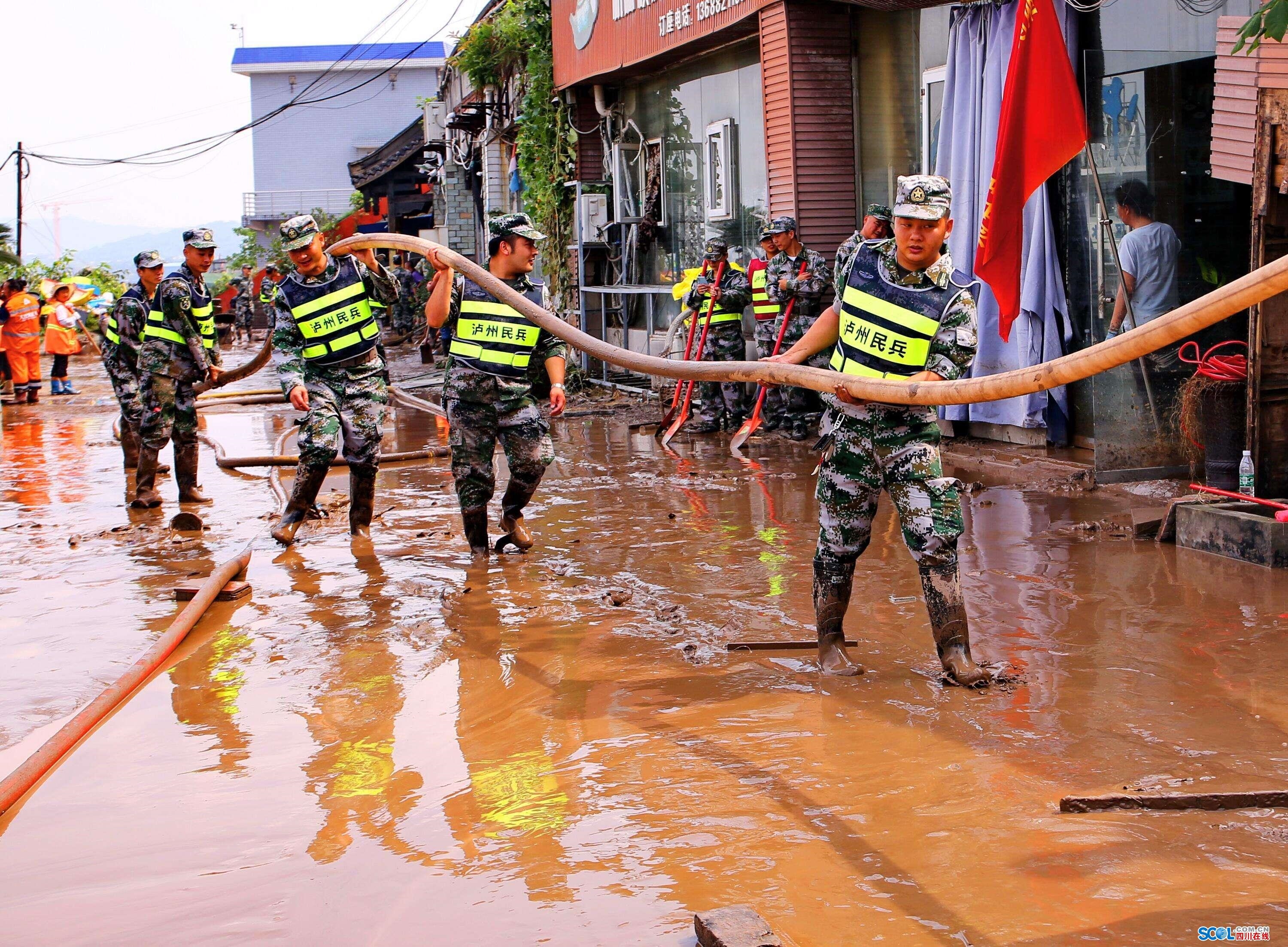强降雨持续 各地全力防汛救灾