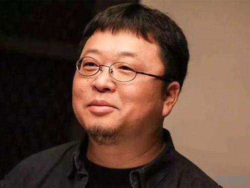 罗永浩重回社交媒体界！个人辟谣号更名为罗永浩・钮祜禄，并宣布将发布15000字长文