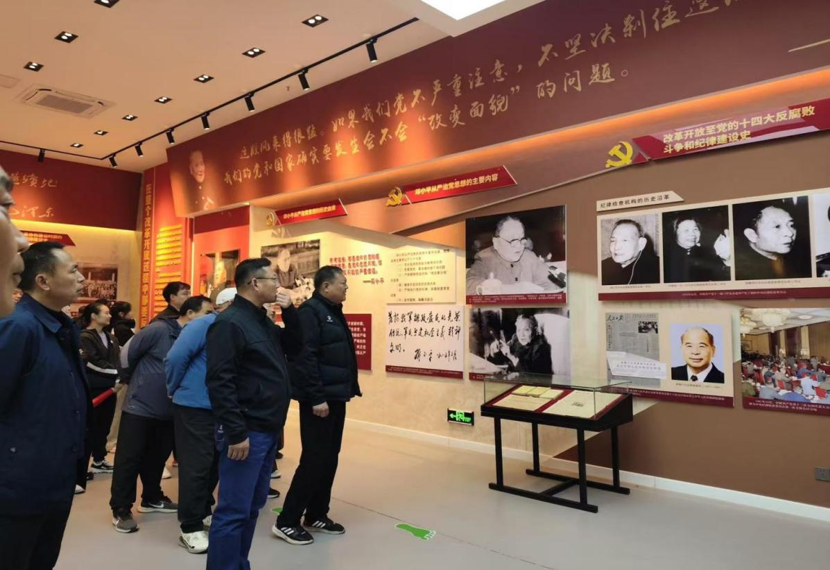 艰难方显勇毅 磨砺始得玉成