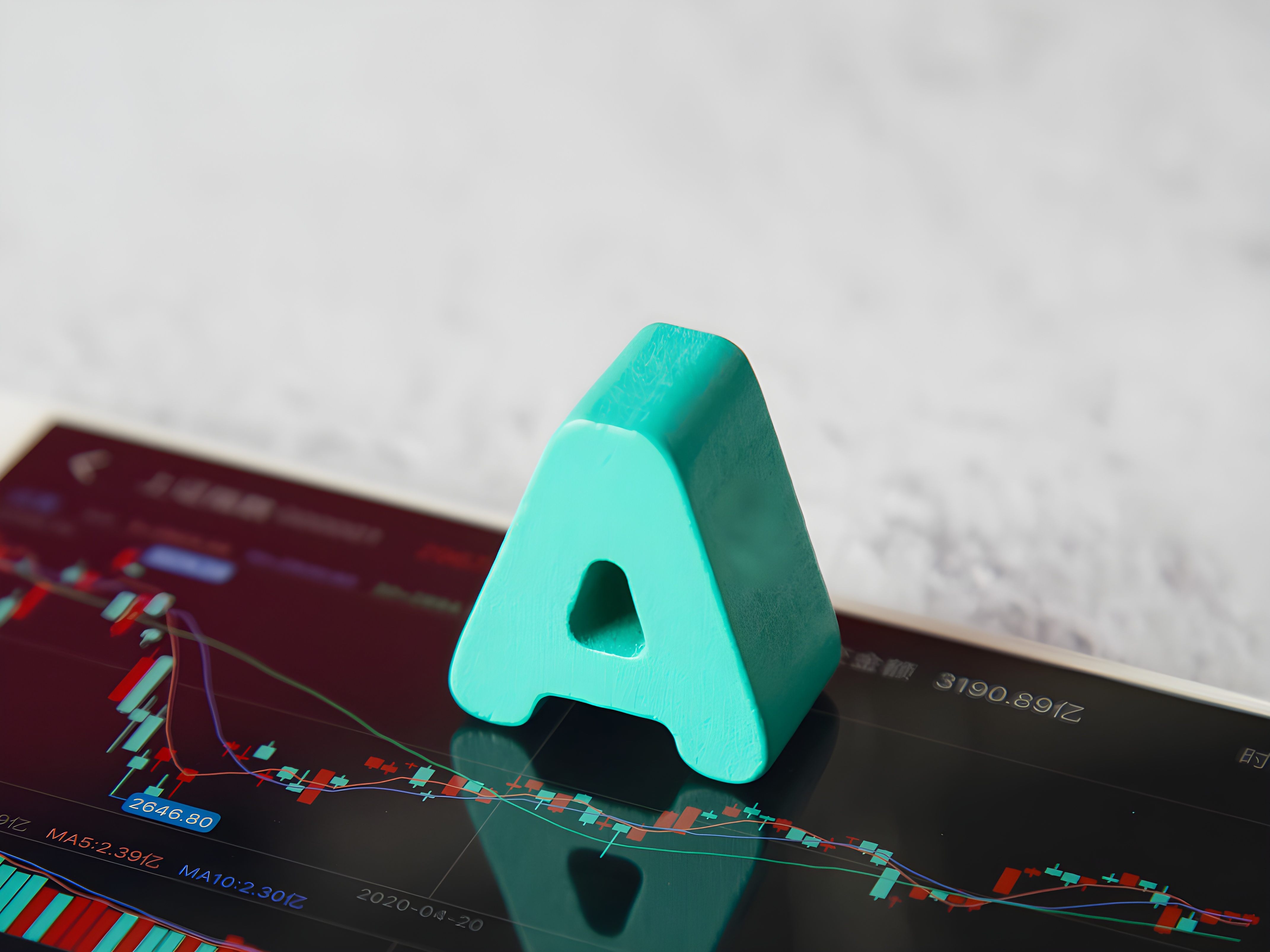 市场早盘低开后弱势震荡，A500指数ETF（560610）半日成交额超9.6亿，兆易创新涨超6.5%