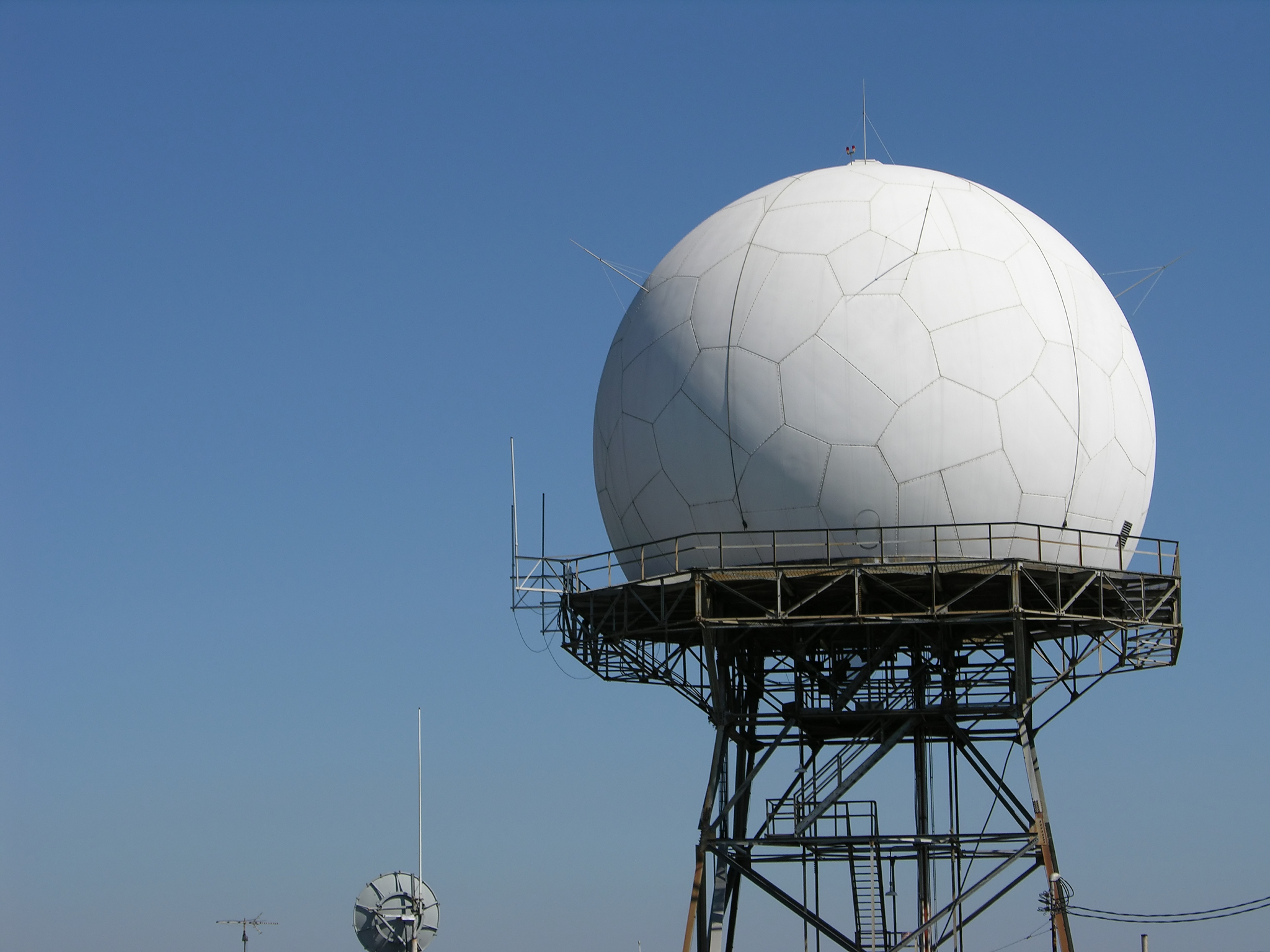 中国卫星通信大提速时代开启,卫星板块早盘拉涨,中国移动已推出两款国产化卫星芯片