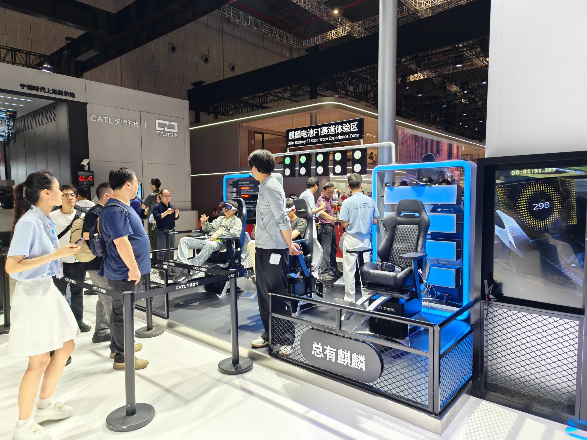 锂电、芯片全线回调！东芯股份跌13%，宁德时代跌超6%