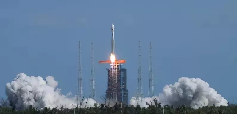 可回收火箭首飞在即、卫星产业迎职能整合，卫星产业ETF（159218）涨2%