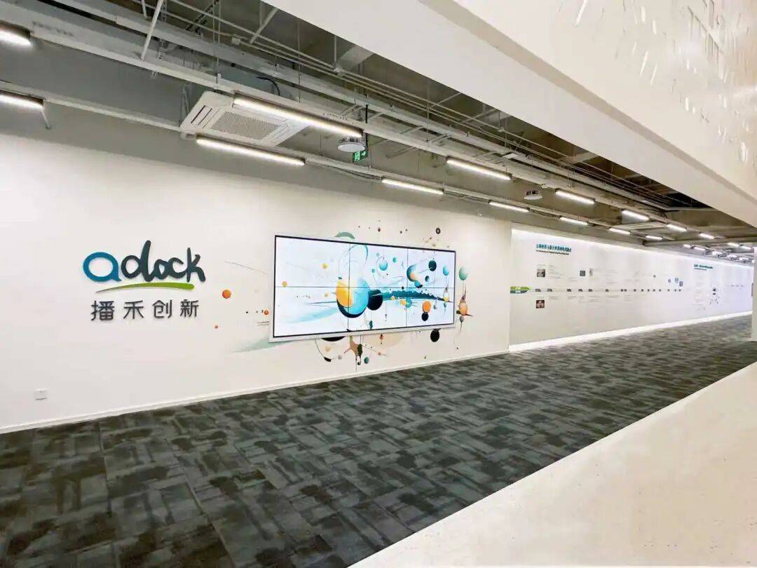 AI与机器人盘前速递丨美团聚焦本地生活AI入口，人形机器人创新中心发布开源生态